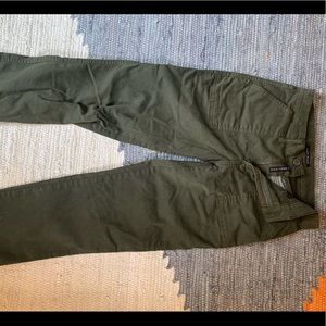 Green cargo style Lucky brand pants, size 2/26